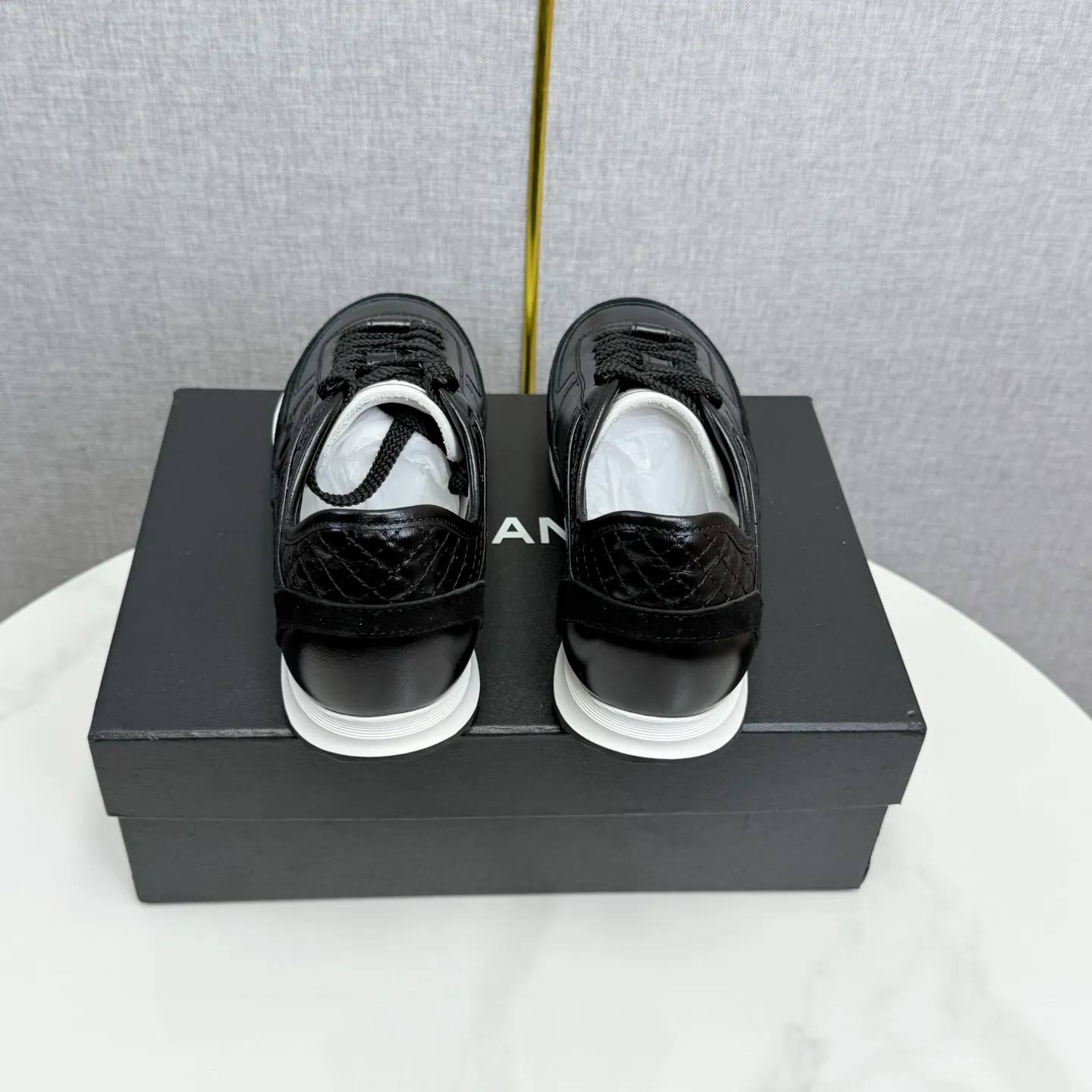 👟👟Ex-factory price 560👟👟Chanel Panda Shoes! 2025 counter's top casual sports shoes. This classic design; the upper is electro-embroidered with a variety of techniques; the outsole is fashionable and sporty; the unusual inclusion of a variety of color matching elements... The diversified mix and match is very good-looking and versatile, and can be used for leisure, fashion, sports, and outdoor... ꫛꫀꪝ Go➫ Materials: ❶Upper made of: original imported first-layer silk cowhide + original waterproof cloth + original first-layer cowhide ❷Inner lining: Original Yangli+wang ❸ Outsole based on: Original TPU combination outsole Counter boutique packaging complete set for women 35–41
